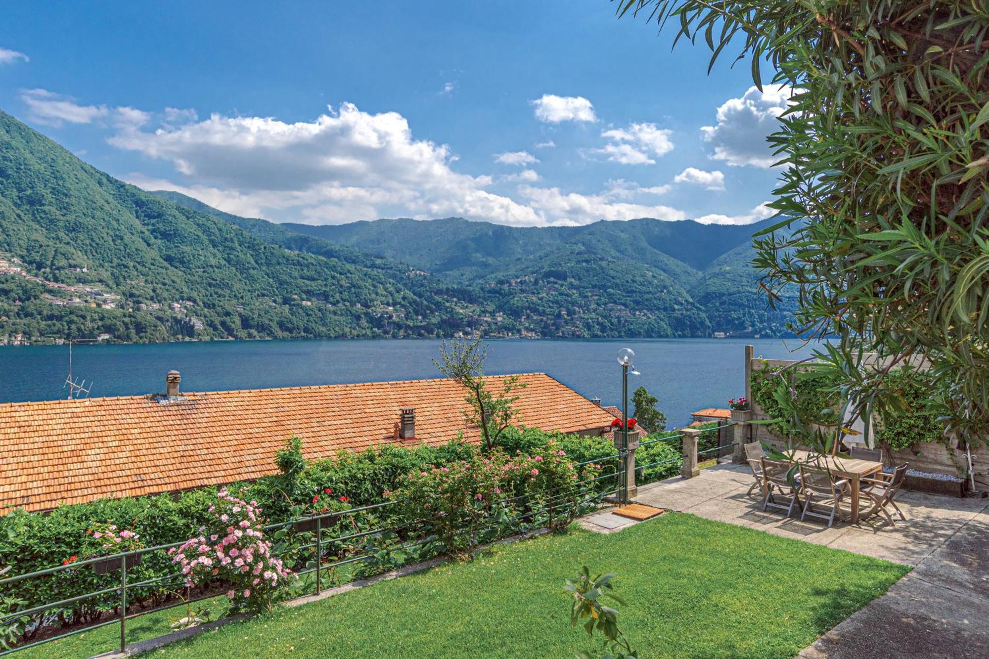 Casa Bambu - Splendida Vista Lago E Posto Auto Laglio Bagian luar foto